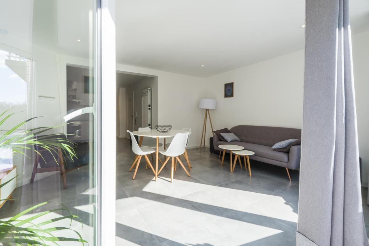 Luxury Apartment With Free Parking Остенде Екстериор снимка