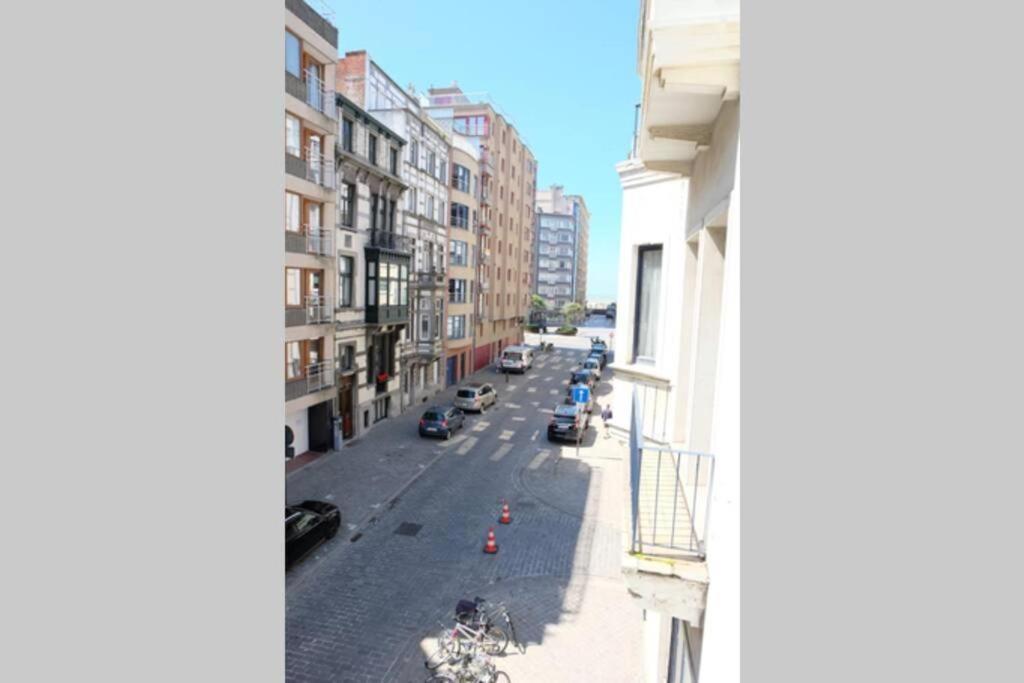 Luxury Apartment With Free Parking Остенде Екстериор снимка
