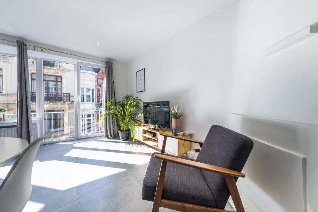 Luxury Apartment With Free Parking Остенде Екстериор снимка